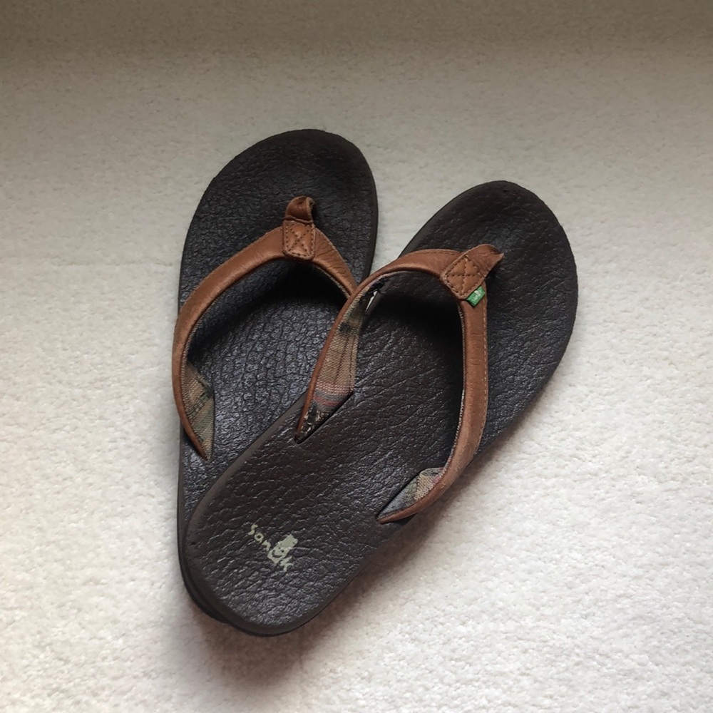 Sanuk yoga mat flip flops